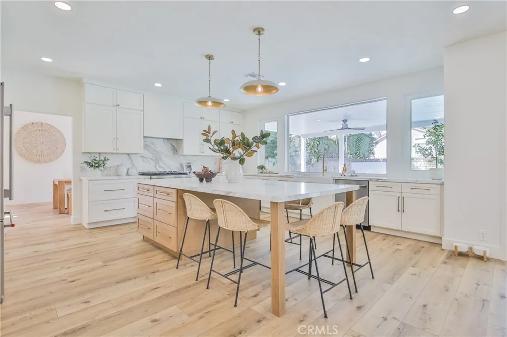 2162 Sonbria Tustin, CA 92782