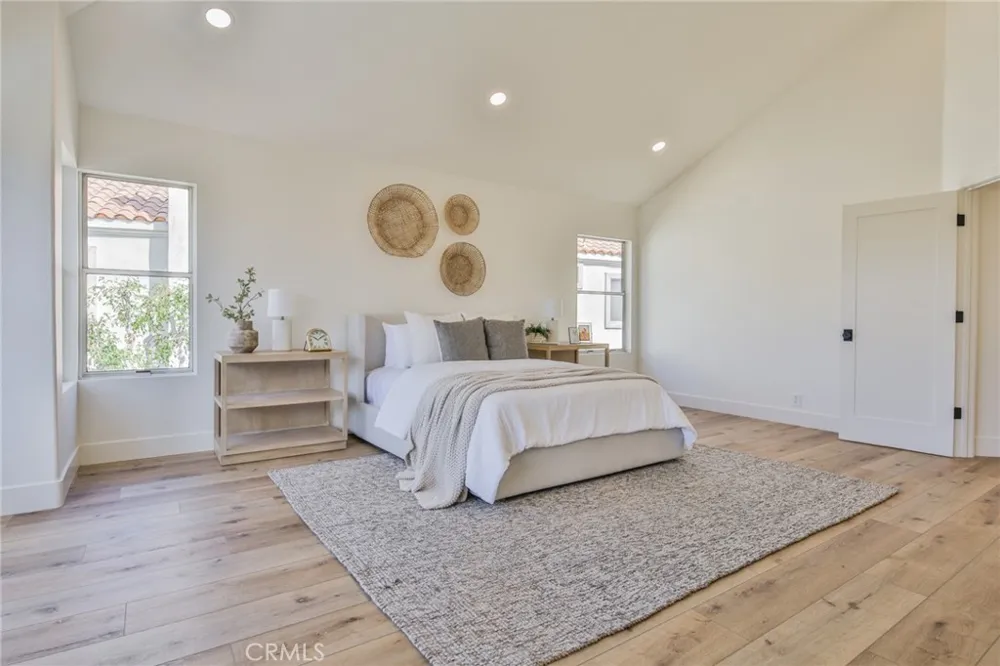 2162 Sonbria Tustin, CA 92782