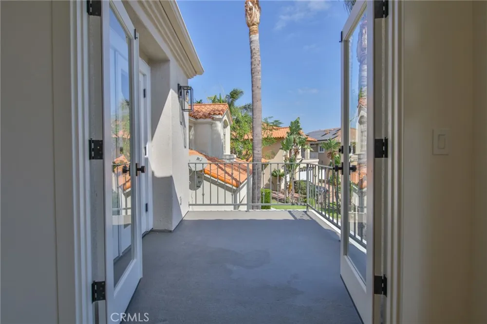 2162 Sonbria Tustin, CA 92782