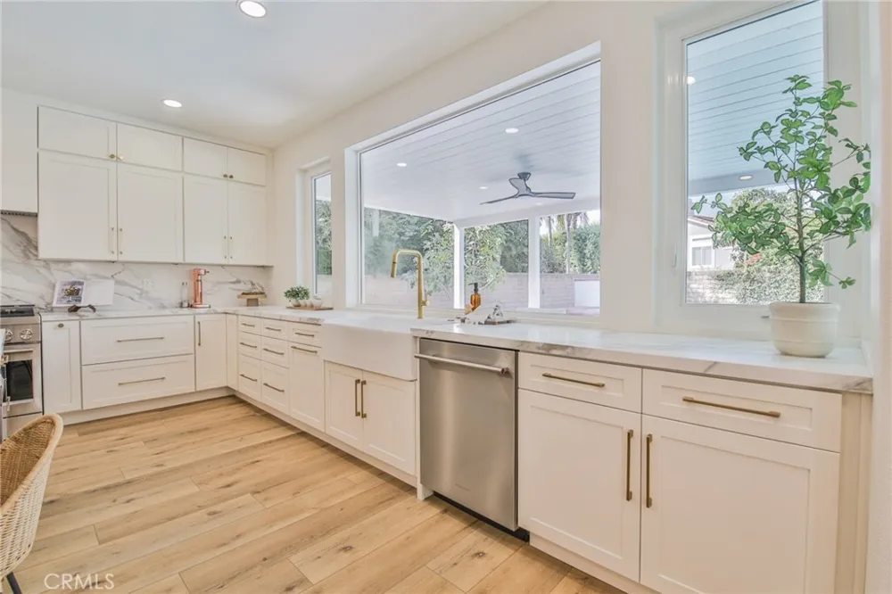 2162 Sonbria Tustin, CA 92782