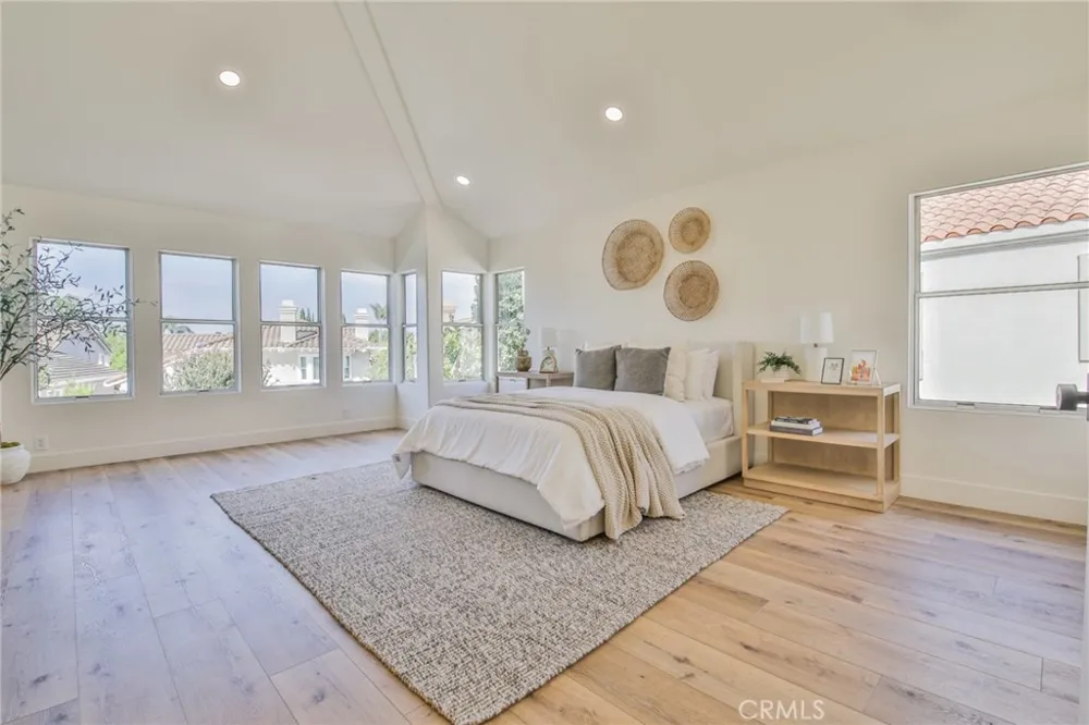 2162 Sonbria Tustin, CA 92782