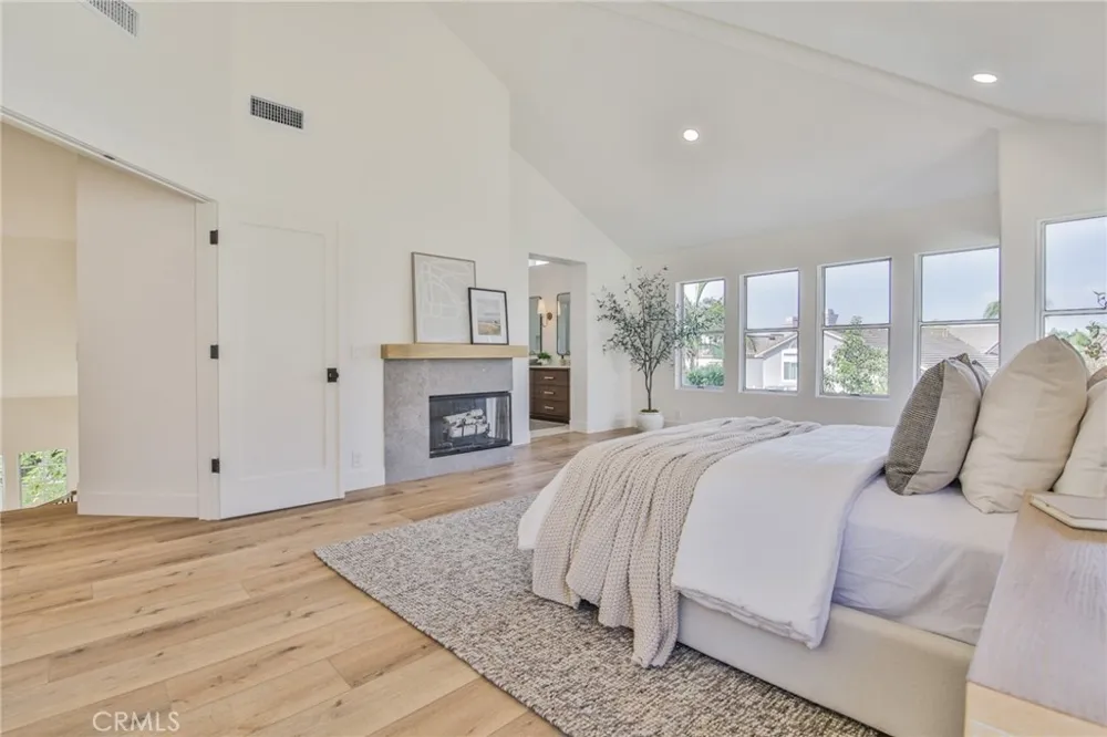 2162 Sonbria Tustin, CA 92782