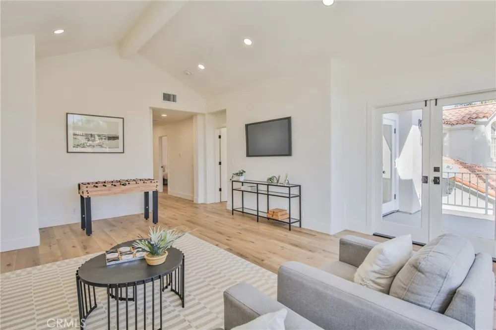 2162 Sonbria Tustin, CA 92782