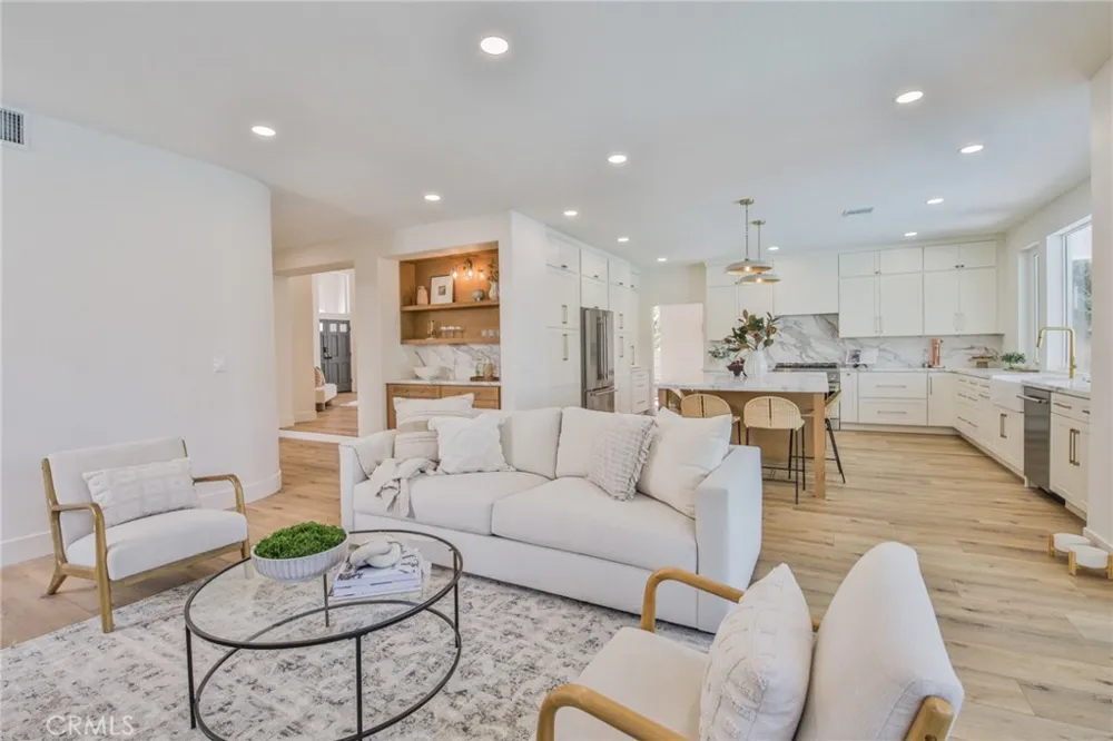 2162 Sonbria Tustin, CA 92782