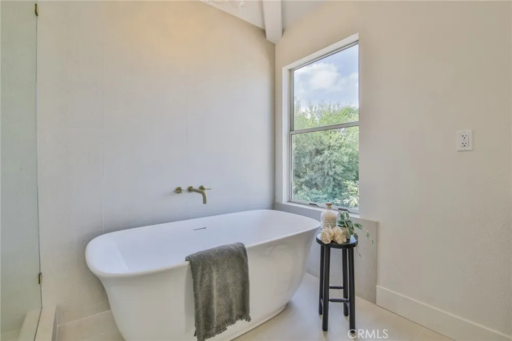2162 Sonbria Tustin, CA 92782