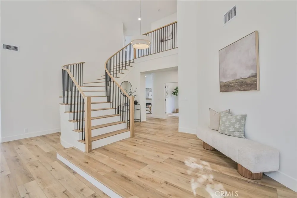 2162 Sonbria Tustin, CA 92782