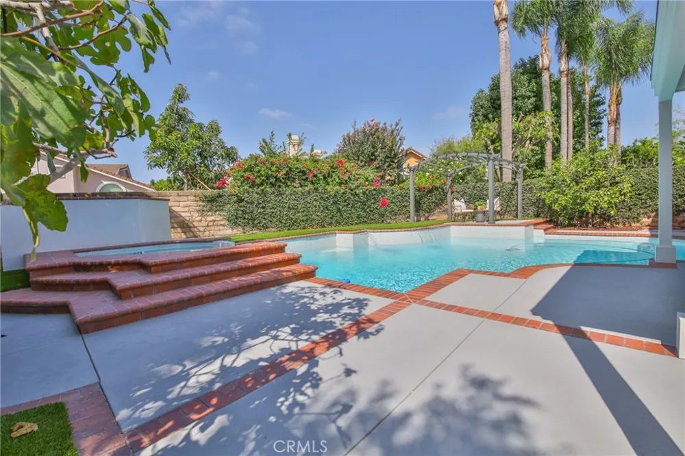 2162 Sonbria Tustin, CA 92782