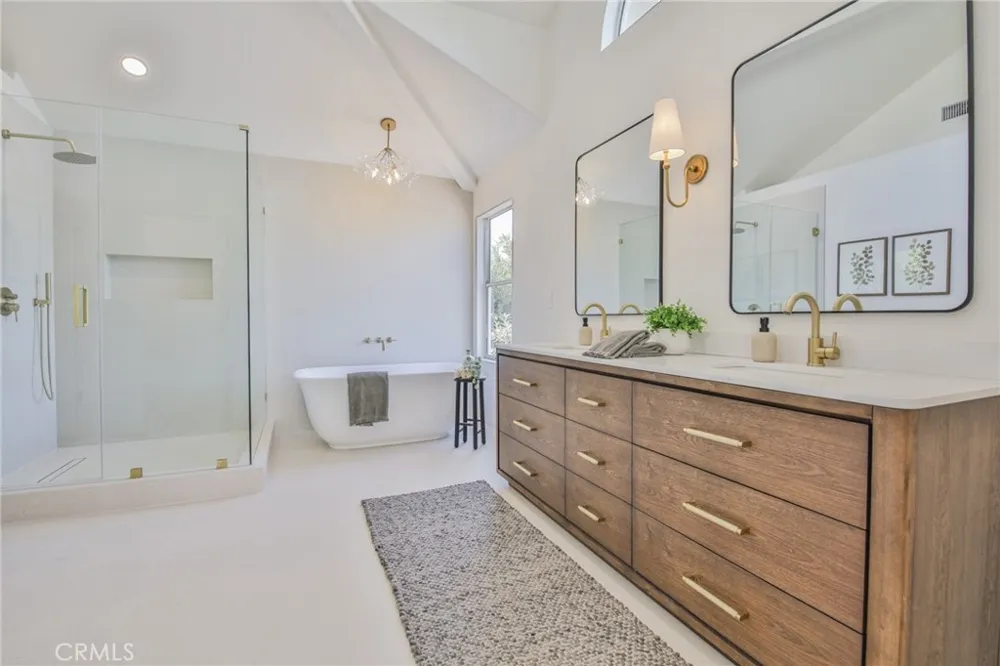 2162 Sonbria Tustin, CA 92782