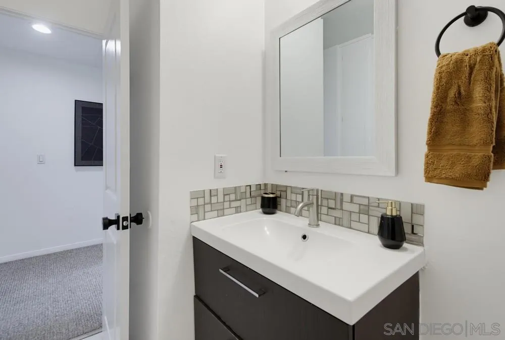 439 Verde Ridge Spring Valley, CA 91977