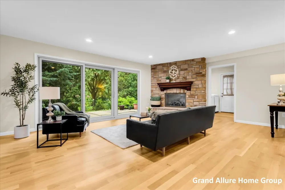 2850 Burritt Street NW Grand Rapids, MI 49504