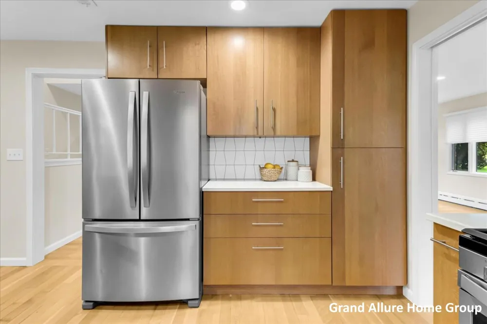 2850 Burritt Street NW Grand Rapids, MI 49504