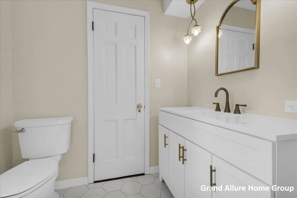 2850 Burritt Street NW Grand Rapids, MI 49504