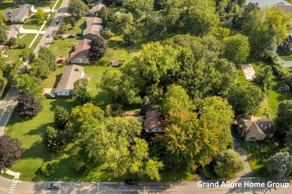 2850 Burritt Street NW Grand Rapids, MI 49504