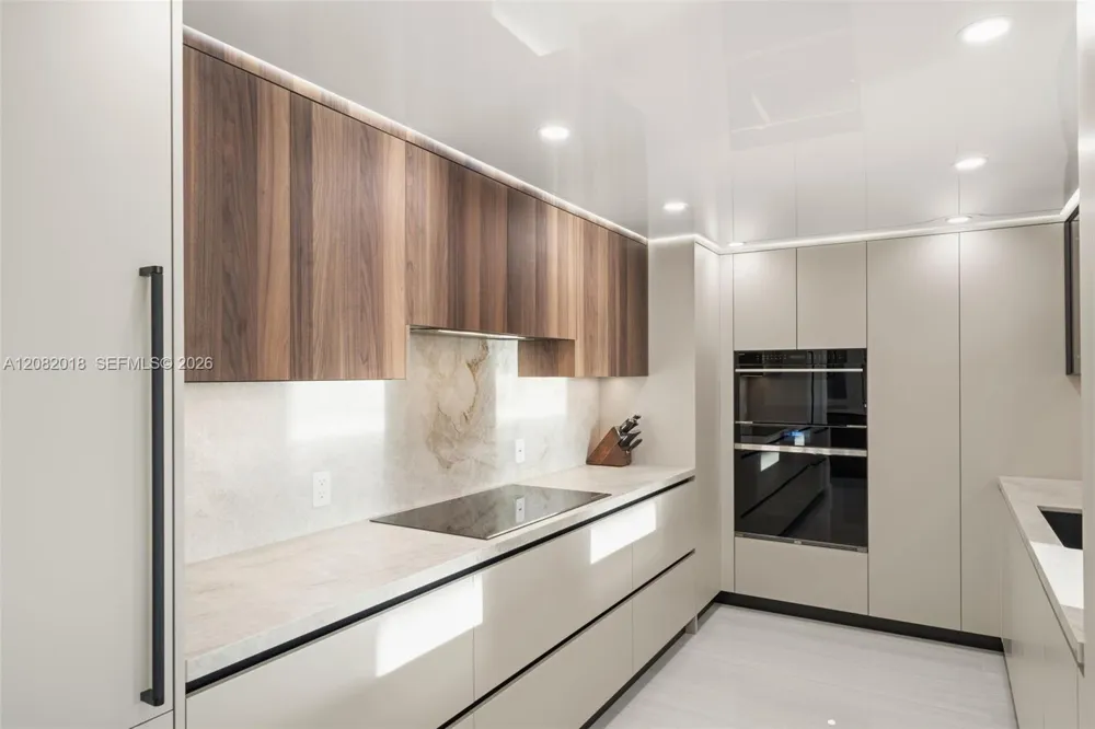 5555 Collins Ave #16H Miami Beach, FL 33140