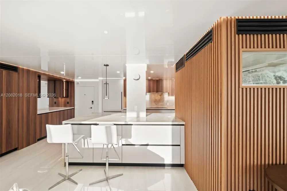 5555 Collins Ave #16H Miami Beach, FL 33140