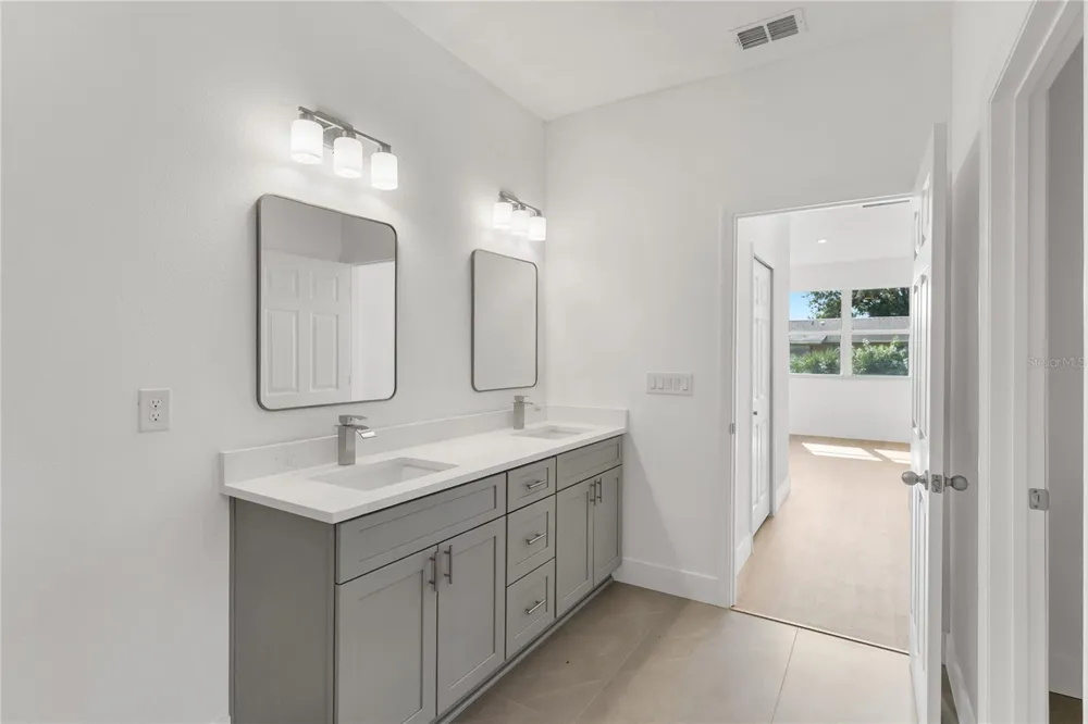 490 CAROLINA AVENUE NW Palm Bay, FL 32907