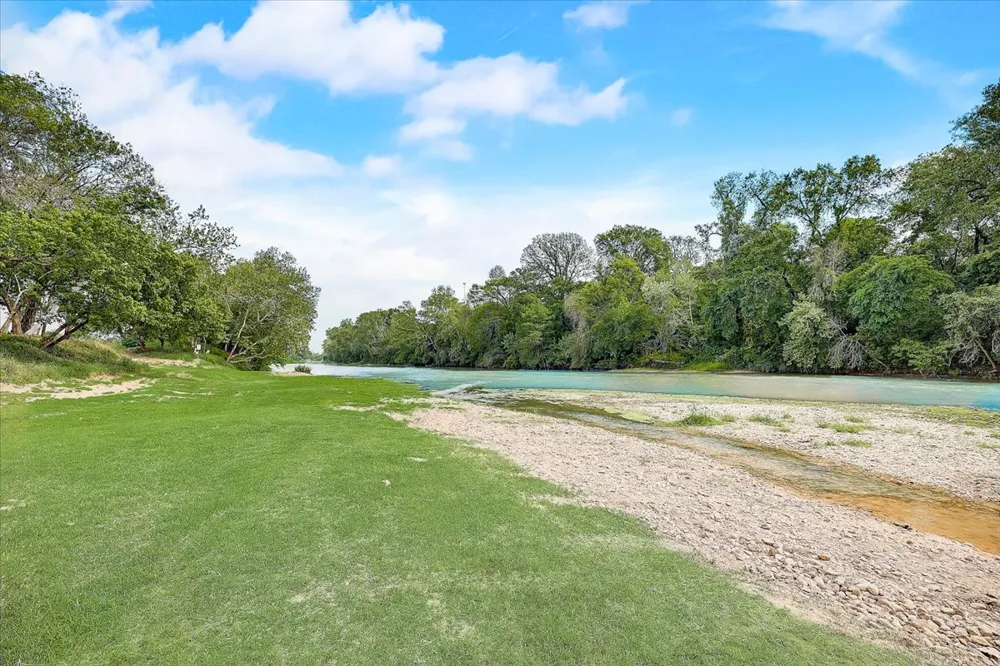 320 Kolekole Lane Bastrop, TX 78602