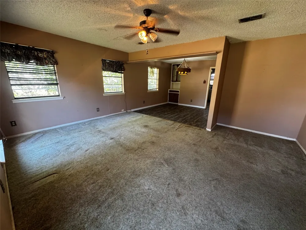 500 Hosack Street Taylor, TX 76574