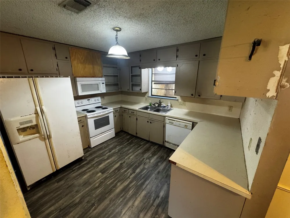 500 Hosack Street Taylor, TX 76574