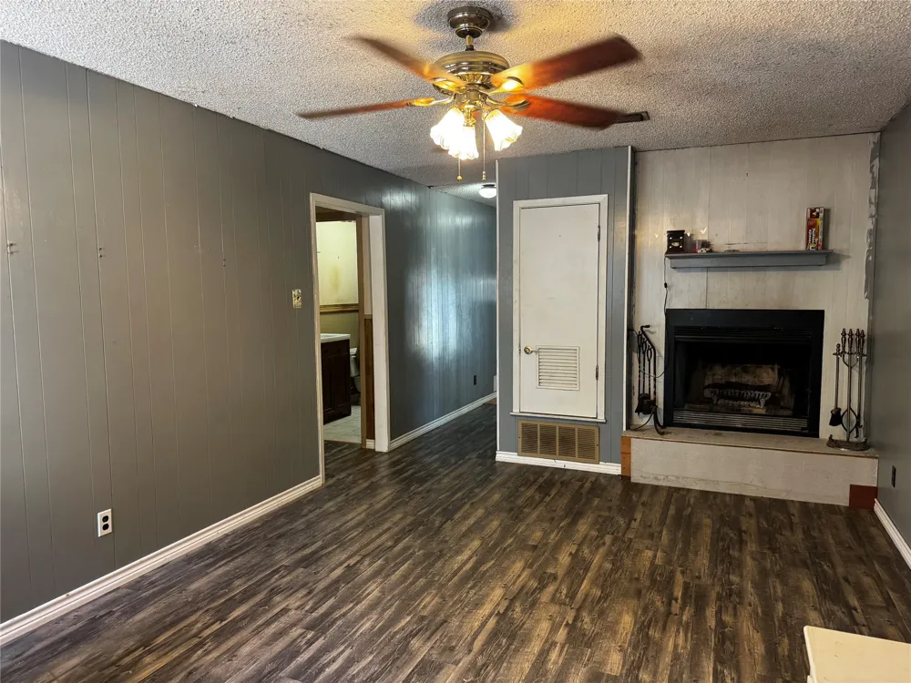 500 Hosack Street Taylor, TX 76574