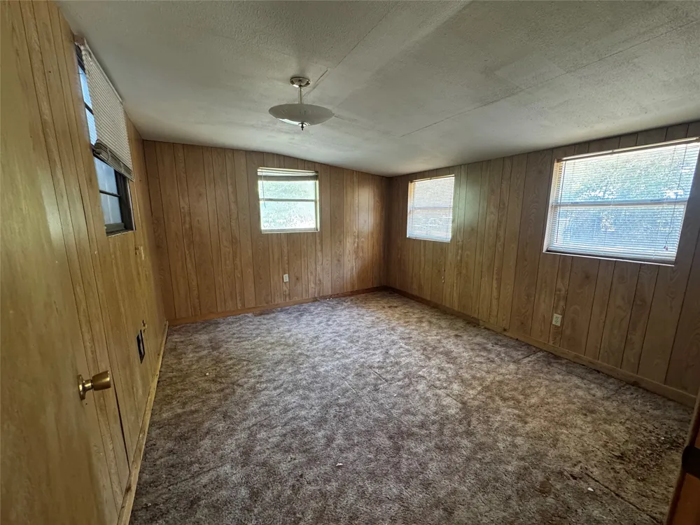 500 Hosack Street Taylor, TX 76574