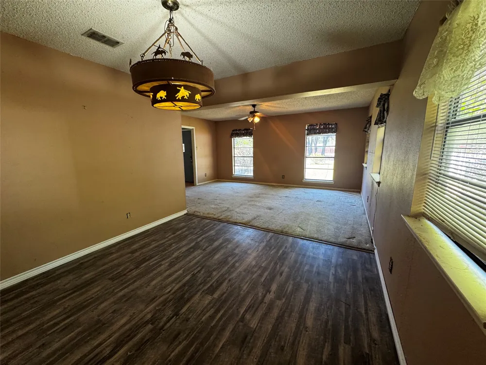 500 Hosack Street Taylor, TX 76574