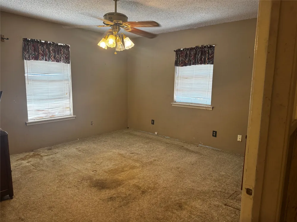 500 Hosack Street Taylor, TX 76574