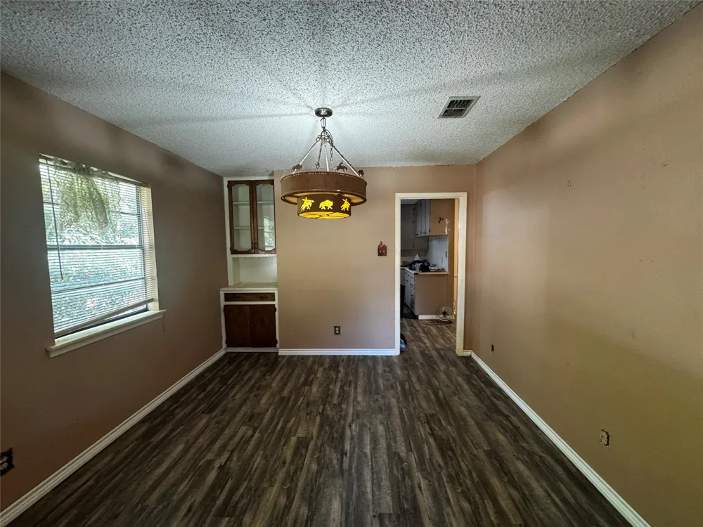 500 Hosack Street Taylor, TX 76574