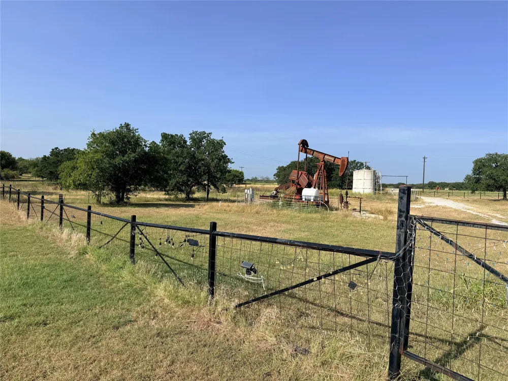 1219 Fm 2583 Bowie, TX 76230