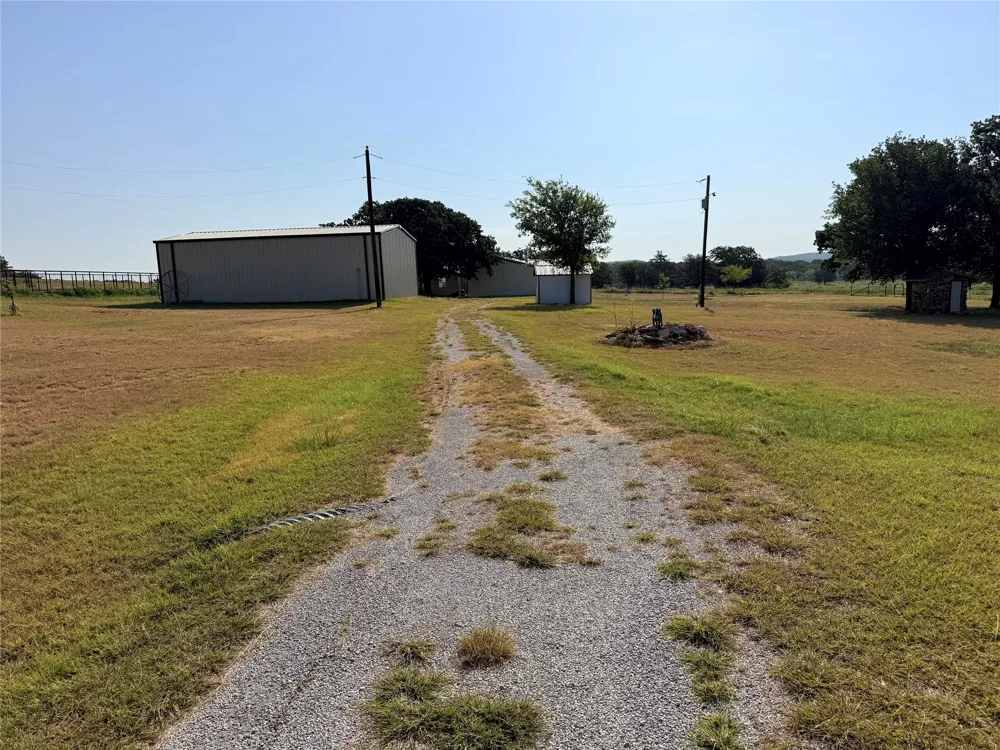 1219 Fm 2583 Bowie, TX 76230