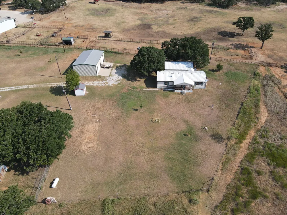 1219 Fm 2583 Bowie, TX 76230
