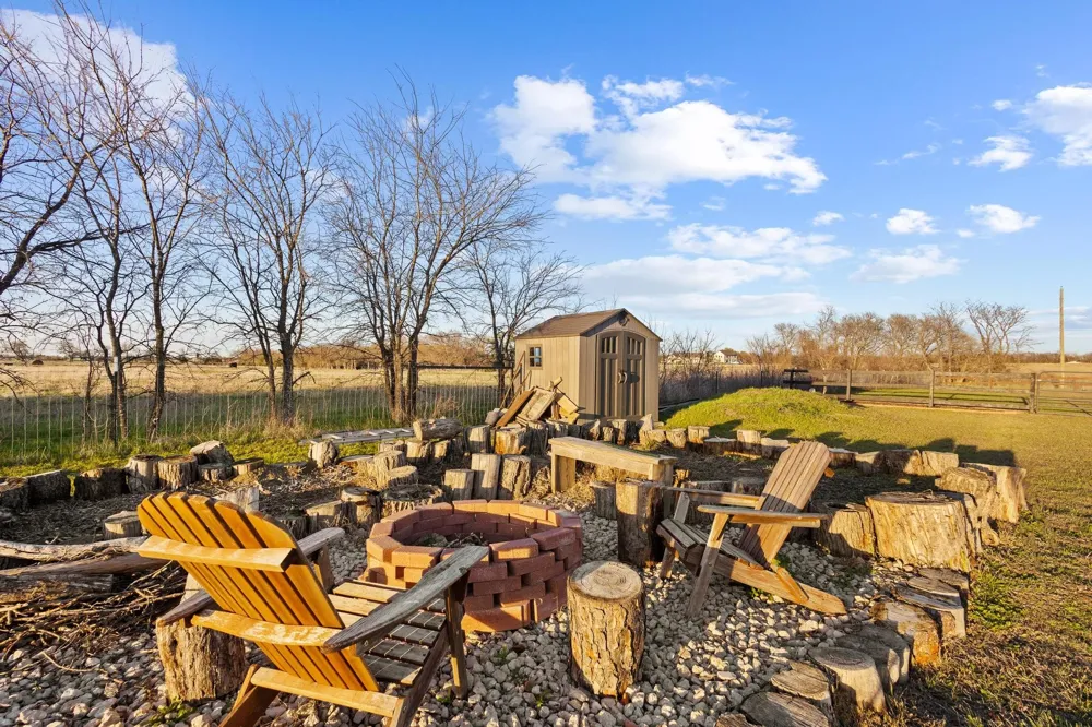 5828 County Road 1093 Celeste, TX 75423