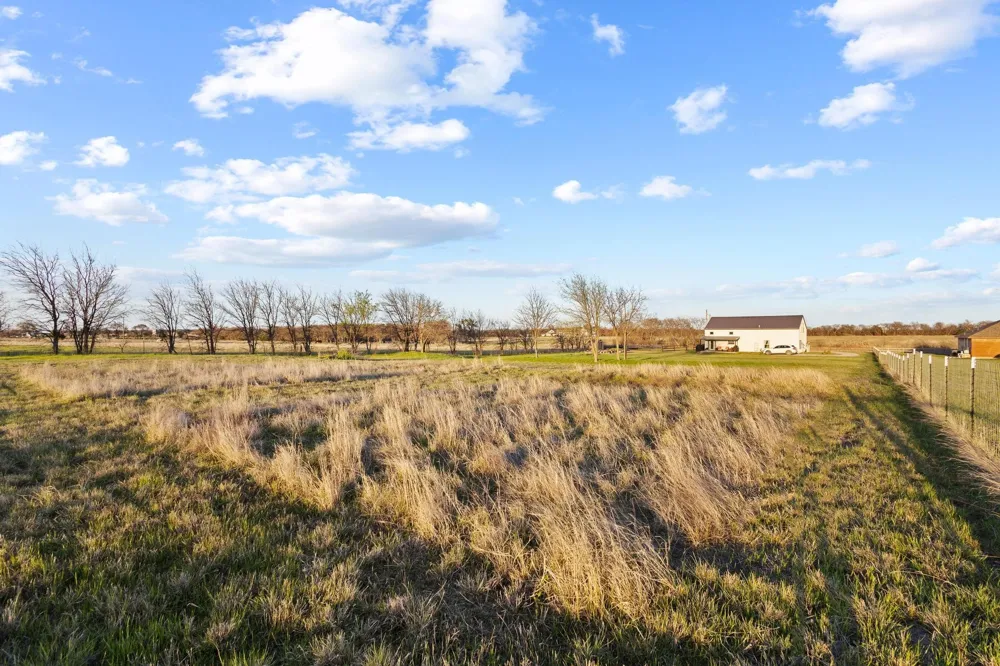 5828 County Road 1093 Celeste, TX 75423
