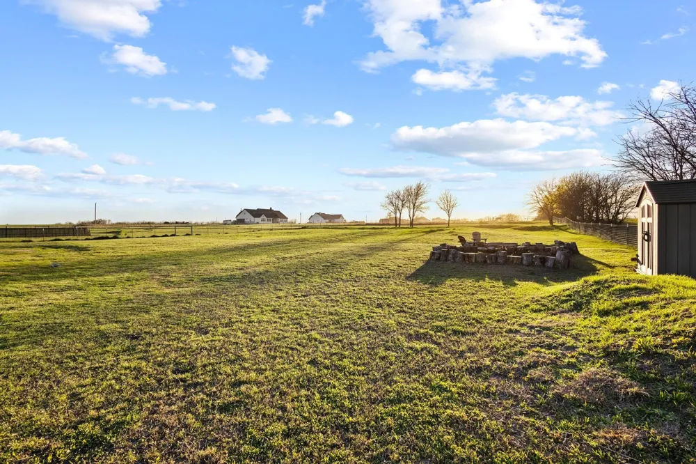 5828 County Road 1093 Celeste, TX 75423