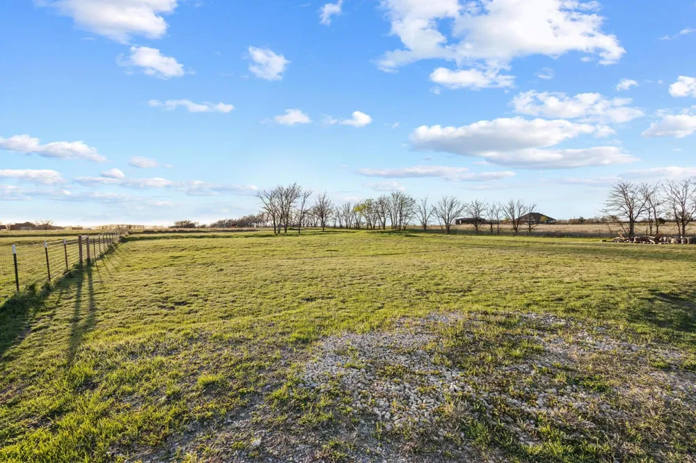 5828 County Road 1093 Celeste, TX 75423