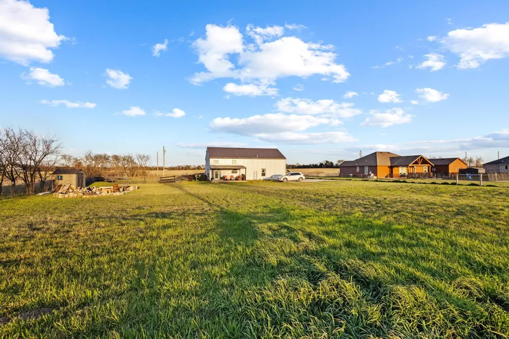 5828 County Road 1093 Celeste, TX 75423