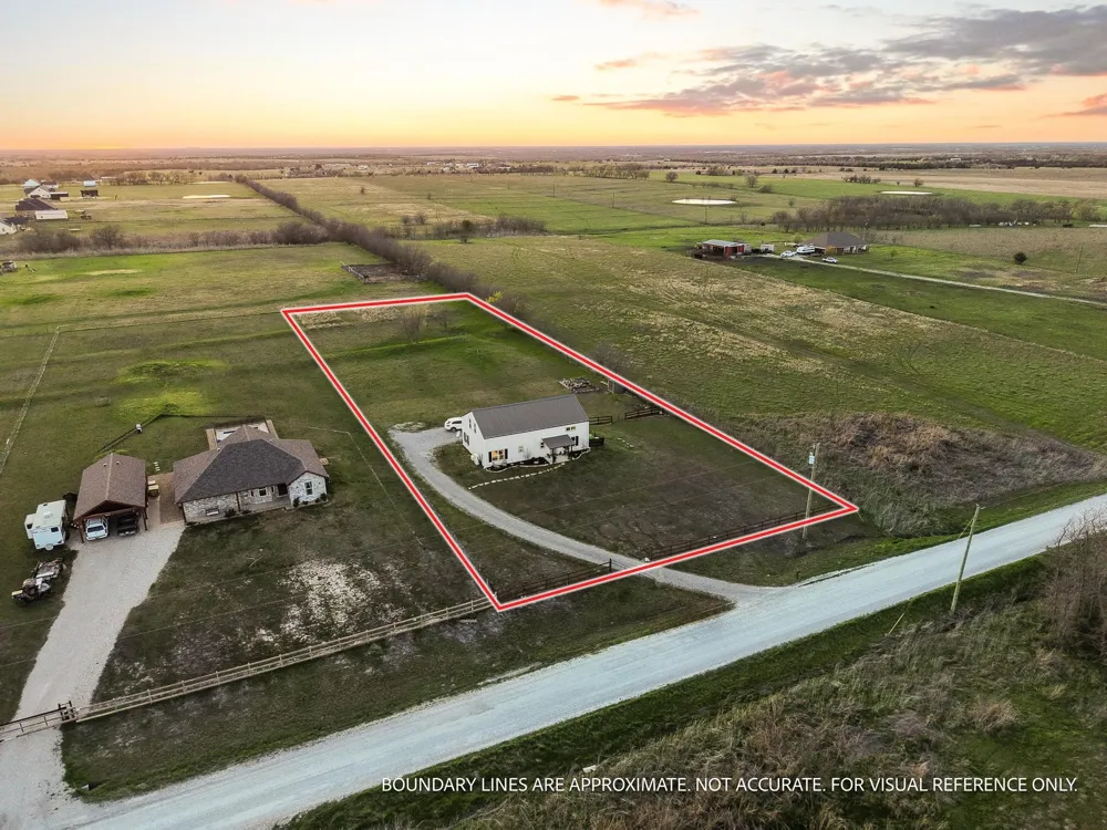 5828 County Road 1093 Celeste, TX 75423