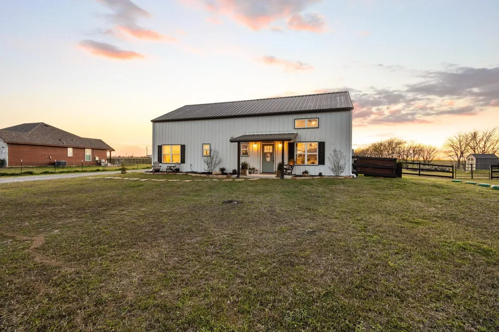 5828 County Road 1093 Celeste, TX 75423