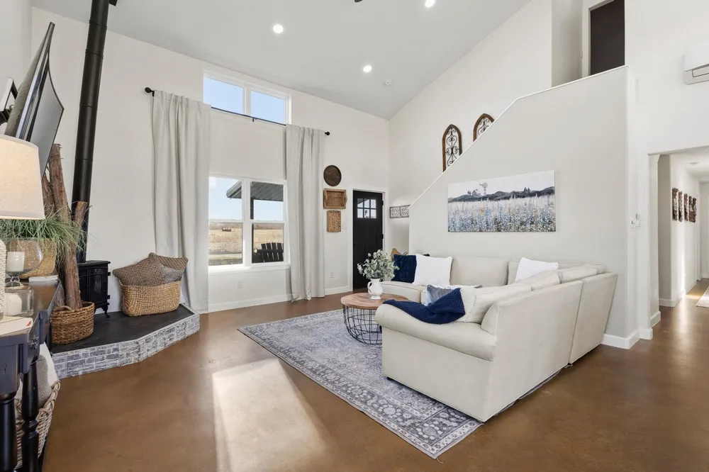5828 County Road 1093 Celeste, TX 75423