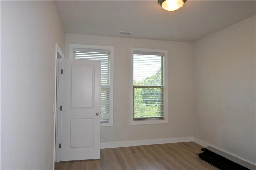 1758 Glenview Park Circle NE Duluth, GA 30097