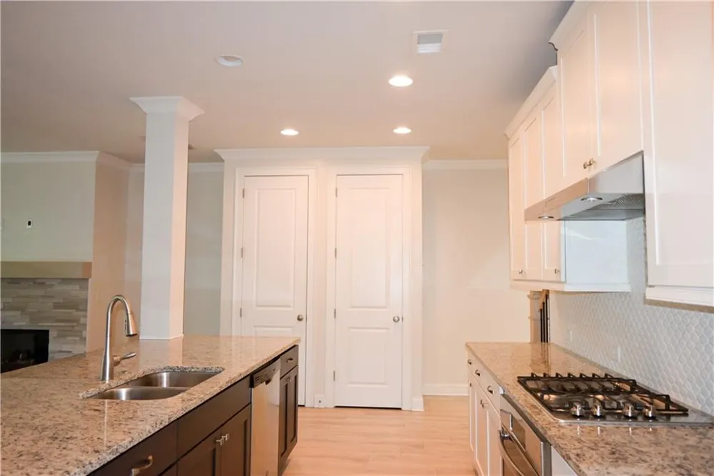 1758 Glenview Park Circle NE Duluth, GA 30097