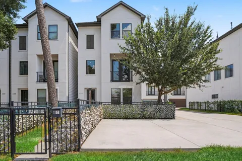 1156 Wycliffe Drive