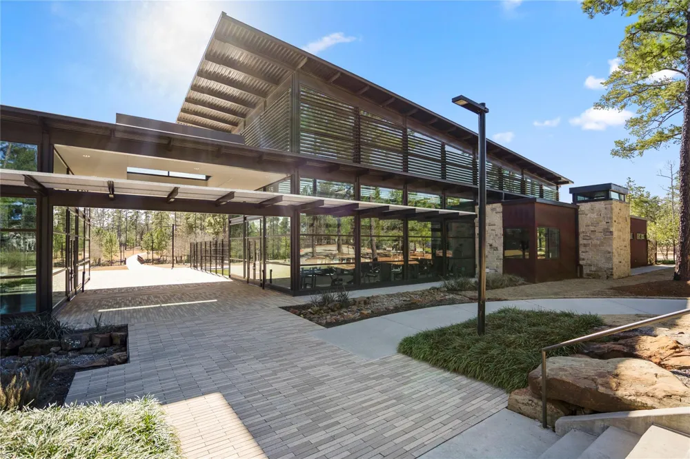 208 Twinflower Trail Court Willis, TX 77318