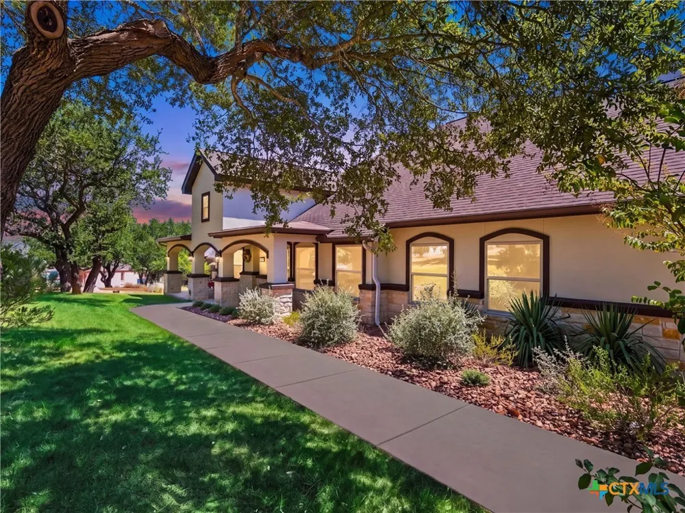 1711 Mountain Springs Canyon Lake, TX 78133