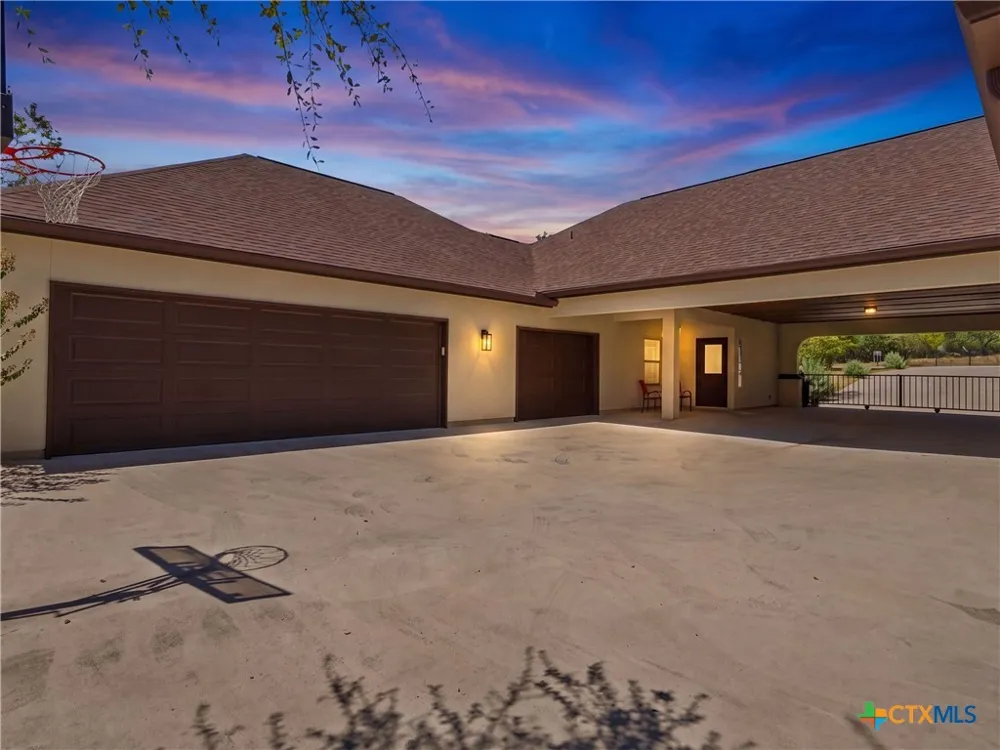 1711 Mountain Springs Canyon Lake, TX 78133