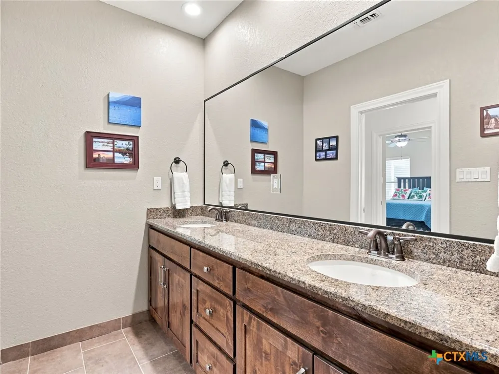 1711 Mountain Springs Canyon Lake, TX 78133