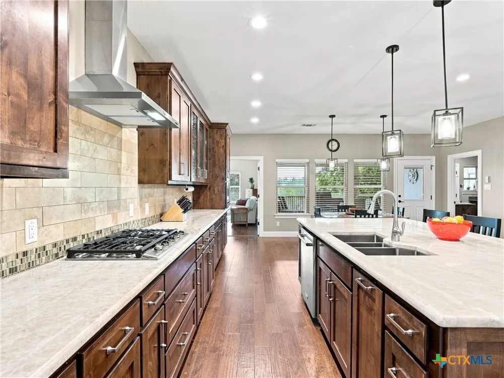 1711 Mountain Springs Canyon Lake, TX 78133