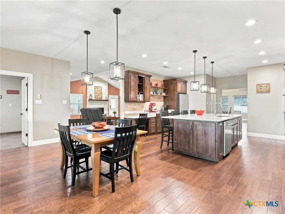 1711 Mountain Springs Canyon Lake, TX 78133