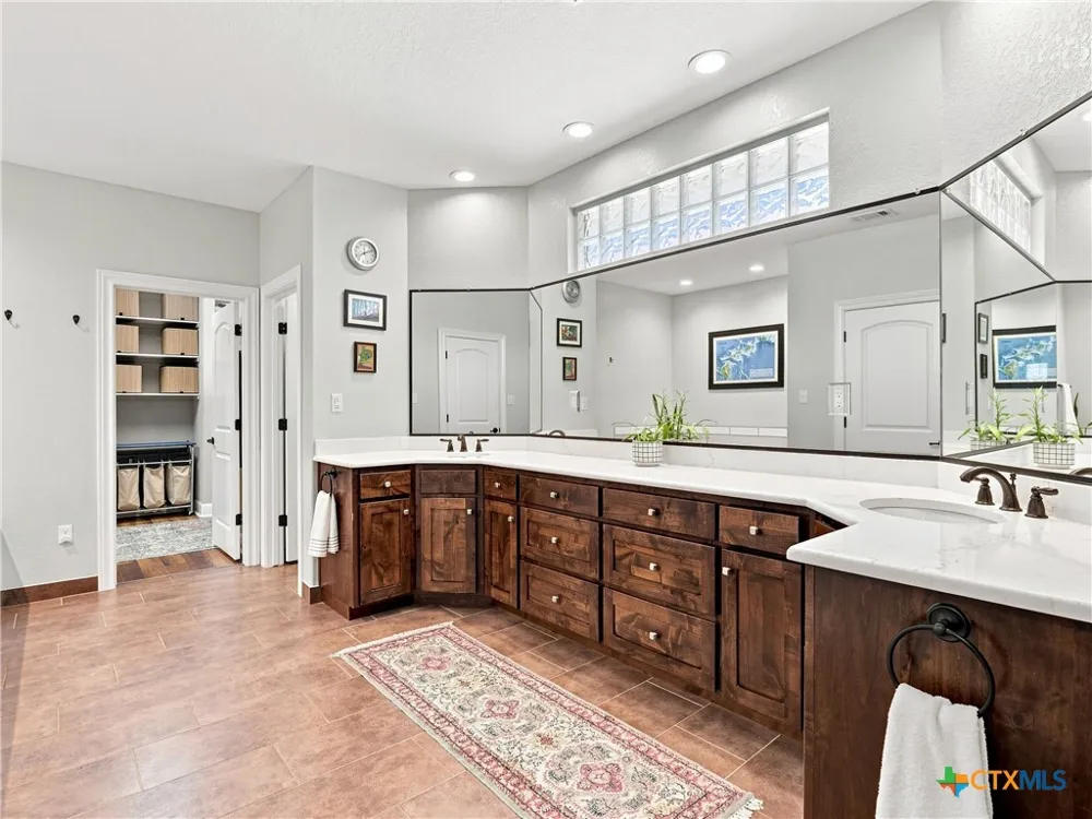 1711 Mountain Springs Canyon Lake, TX 78133