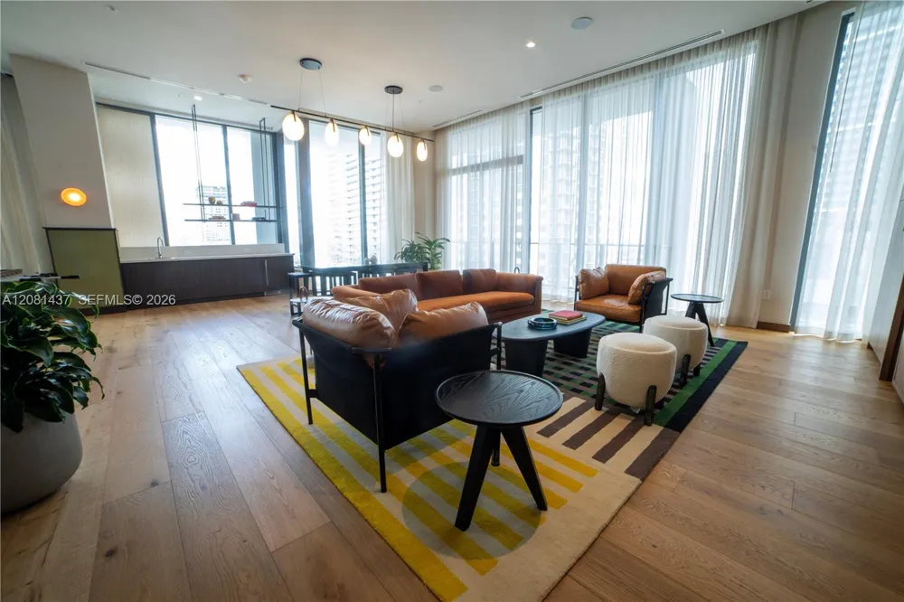 11 NE 6TH #1403 Miami, FL 33132